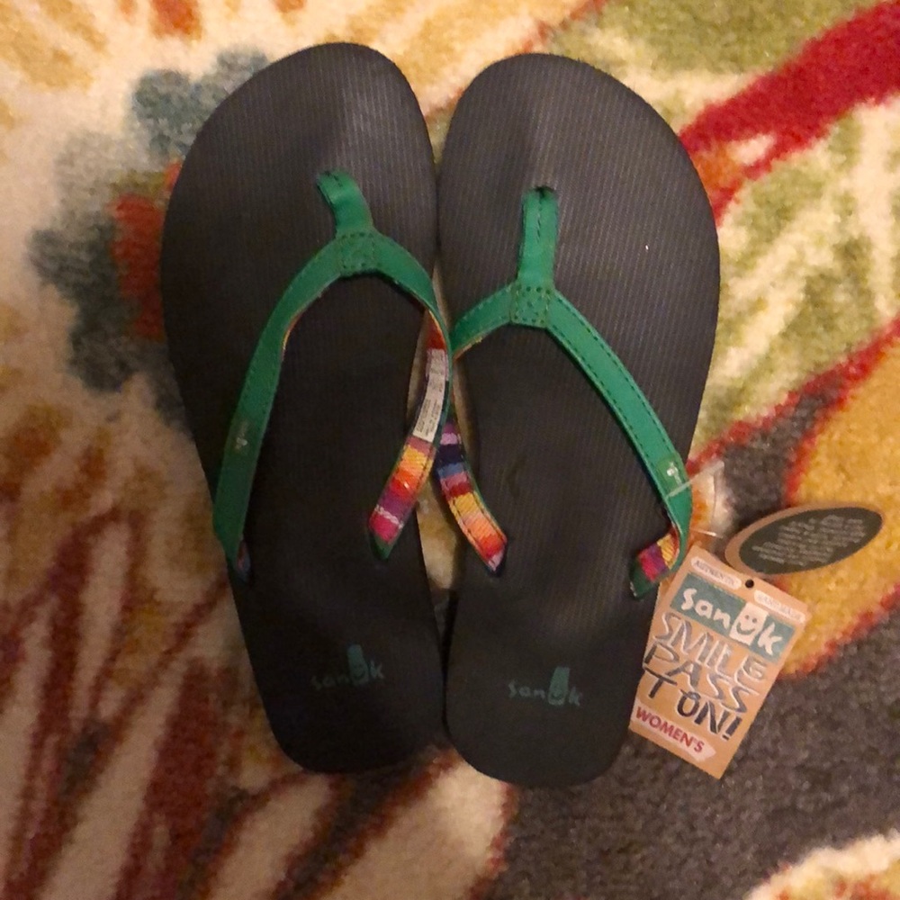 Sanuk Green Flip Flops